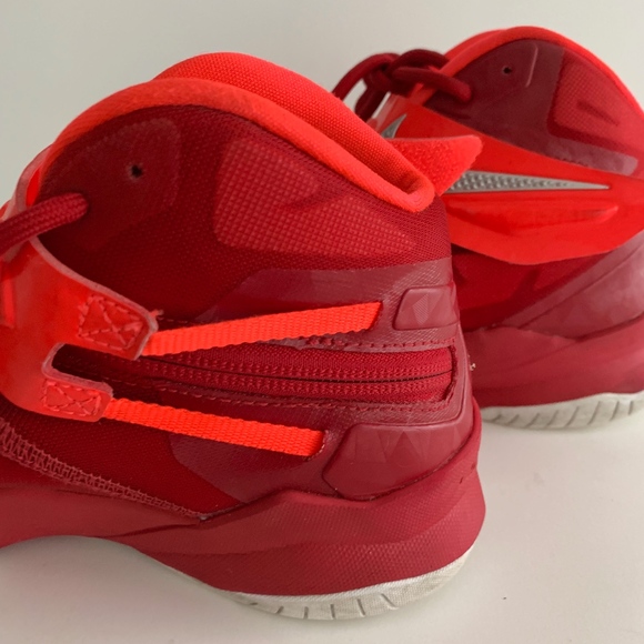 NIKE ZOOM LEBRON SOLDIER 8 - Picture 4 of 6